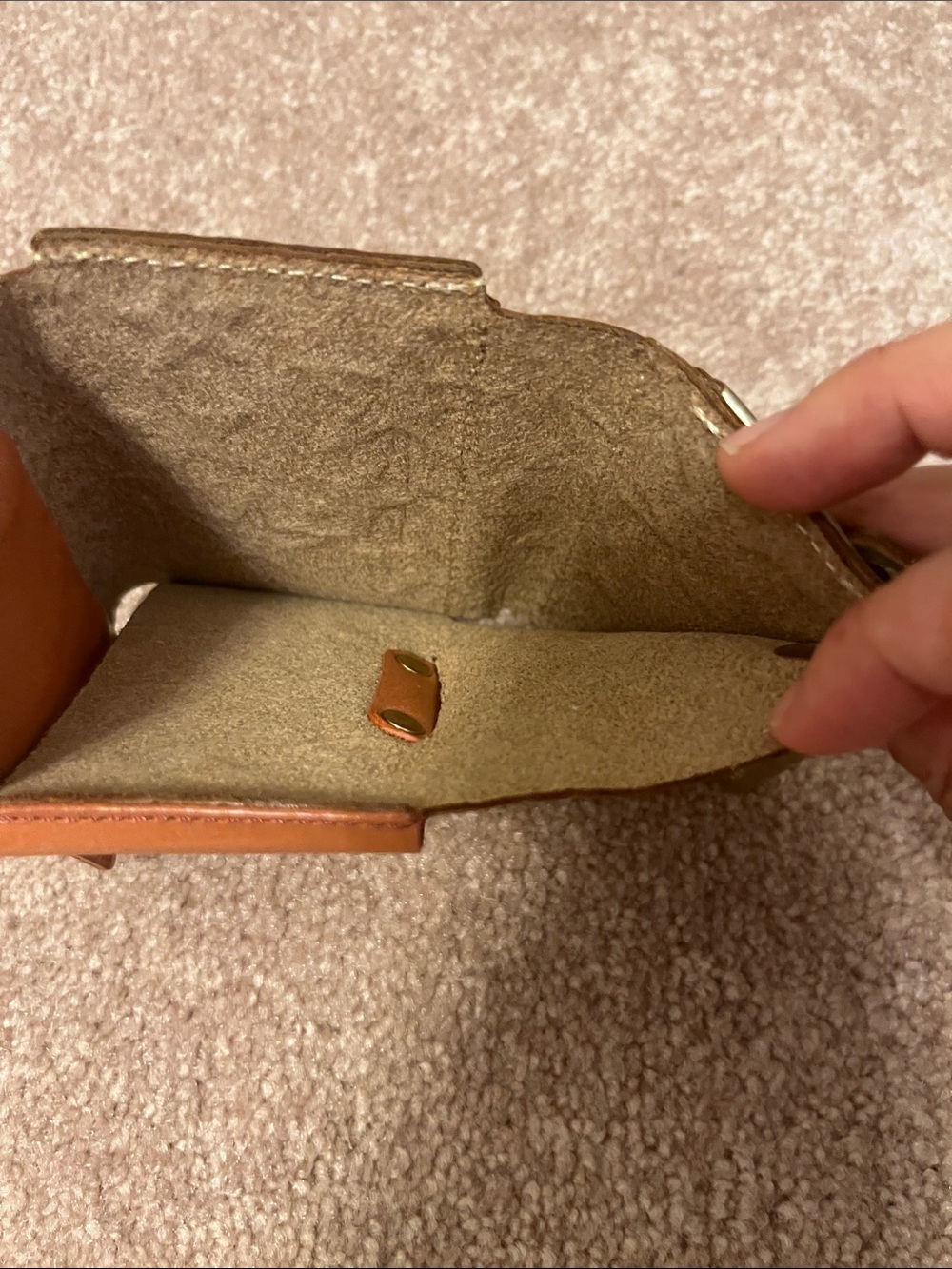 Metallic Star-Embossed Compact Wallet - Gold - Picture 4 of 5